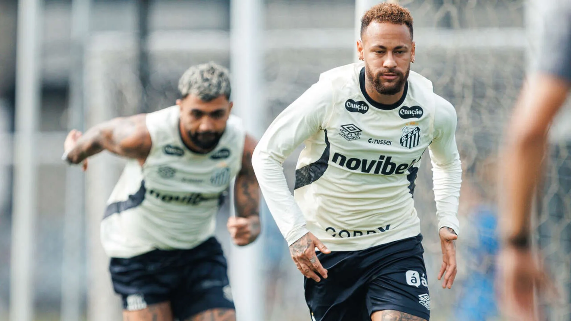 Neymar-treina-e-deve-reforcar-o-Santos-contra-a-Chapecoense