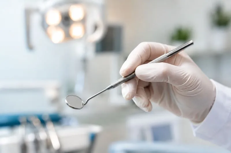 Mão de dentista-convertido