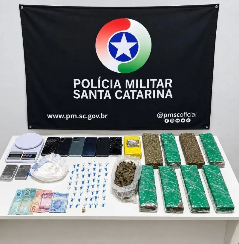 policia-pm-apreende-mais-de-6-quilos-de-drogas-e-recupera-motocicleta-furtada-em-chapeco-1-732-convertido