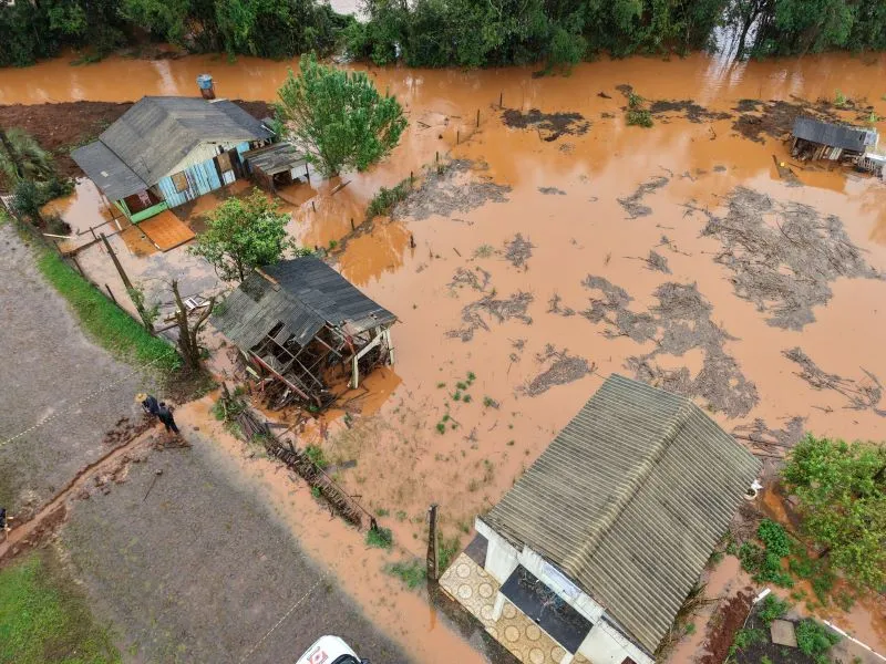 clima-vargeao-abelardo-luz-ouro-verde-bom-jesus-e-entre-rios-sao-afetados-por-fortes-chuvas-1-457-convertido