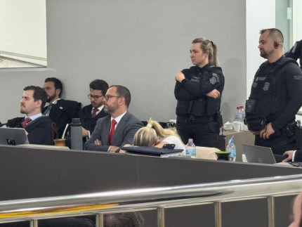 ele-pegou-pelo-pescoco-amiga-descreve-violencia-sofrida-por-mulher-que-congelou-marido-em-sc-7-1300x975